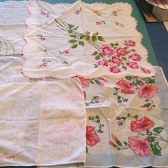 Vintage Handkerchief Lightweight Floral Fancy Embroidered Scalloped Edge - Picture 7 of 13
